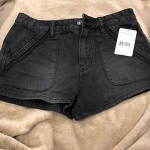 Black semi-distressed Free People Jean Shorts 🖤
